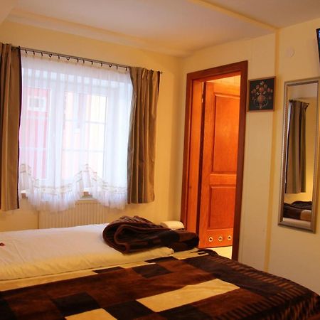 Hotel Hutmannshaus Kremsbrucke Buitenkant foto